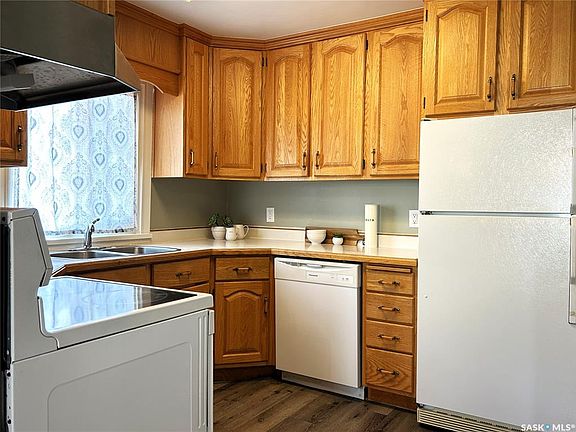 4th image of 317 108th STREET W