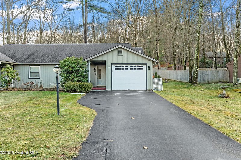 3rd image of 7 Glenbrook Drive