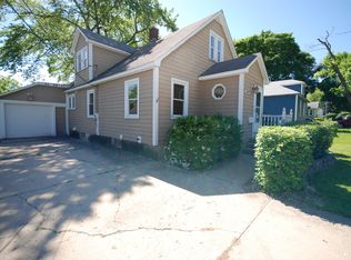1049 Bishop St, Antioch, IL