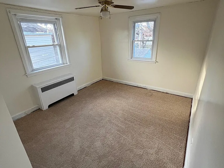1123 Chester Pike — Photo 8