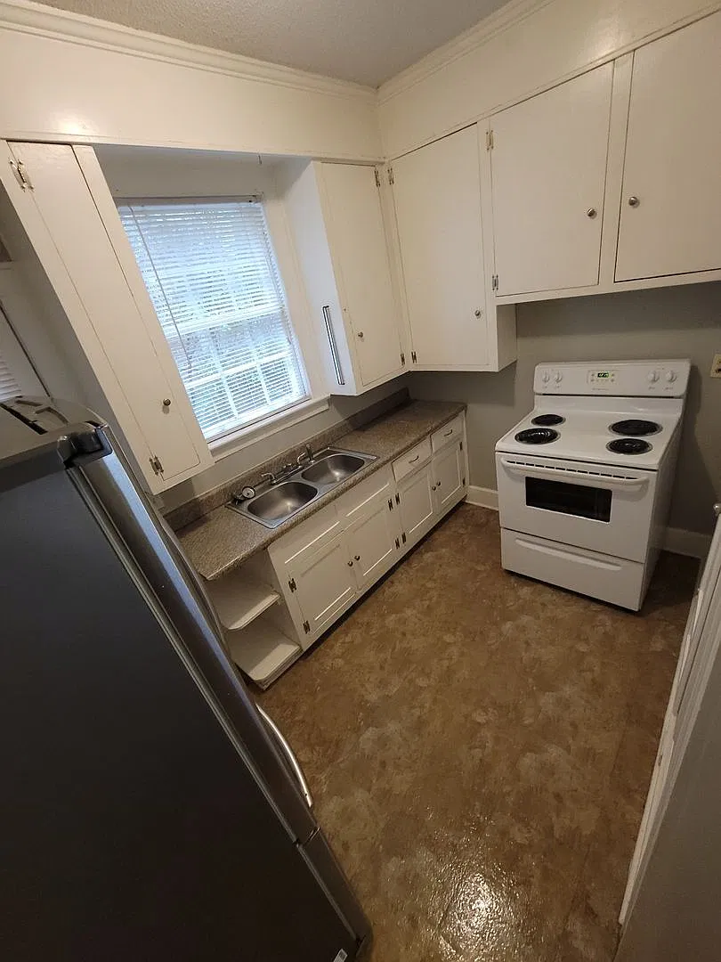 2 Bedrooms | 1 Bathroom | $1,500/Month Available Early August 2027! — Photo 3