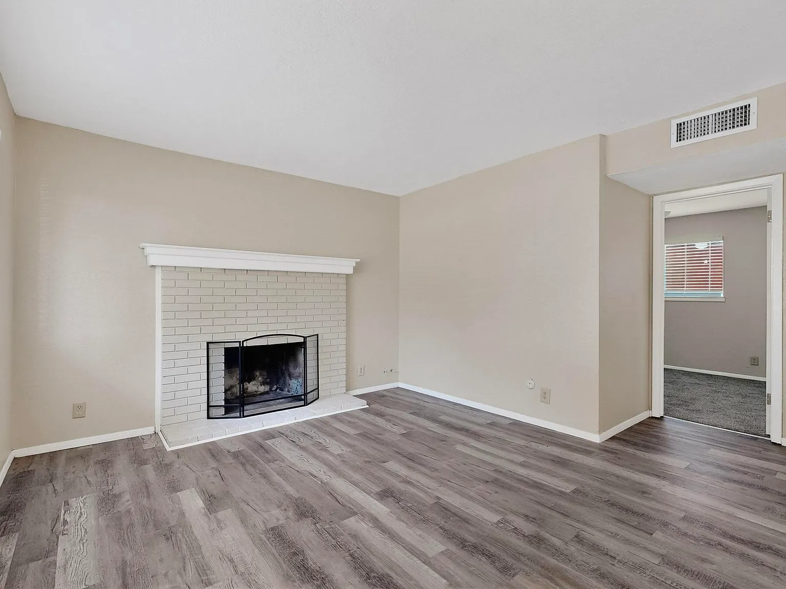 Delamar Loop Apartments — Photo 4