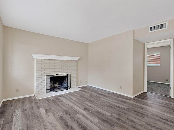 Interior - Fireplace Living
