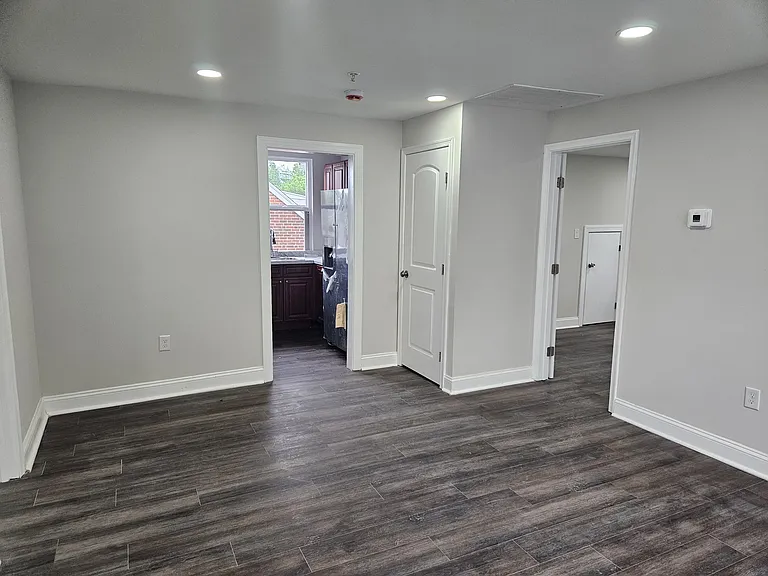 1015 S Beechfield Ave — Photo 27