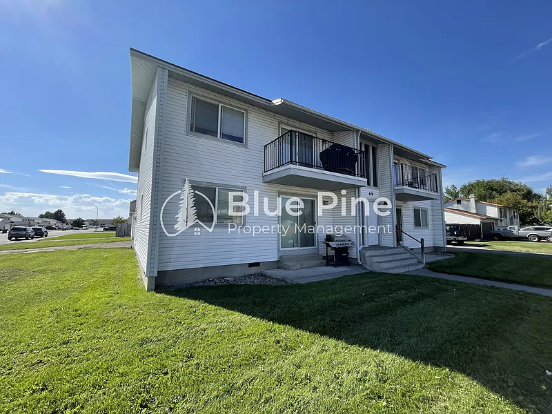 2 bed, 2.0 bath, 1040 sqft, $1,100 — Photo 2
