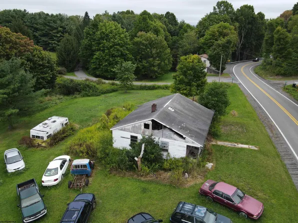 8252 Nettie Fenwick Rd, Nettie, WV 26681