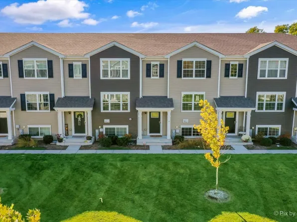 2484 Alison Ave, Pingree Grove, IL 60140