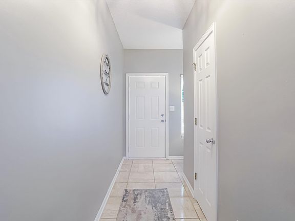 3rd image of 11260 Fonthill Dr