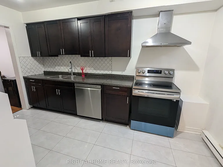 20 Hainford St #2 — Photo 3