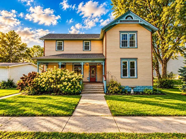 105 N Illinois St, Wanatah, IN 46390