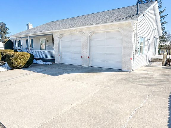 2nd image of 808 E 3rd St