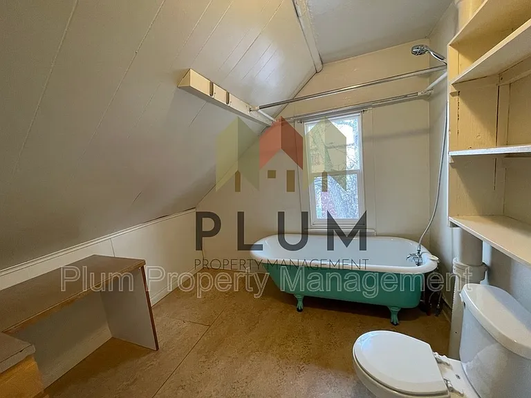 807 Bulwer St #B — Photo 11