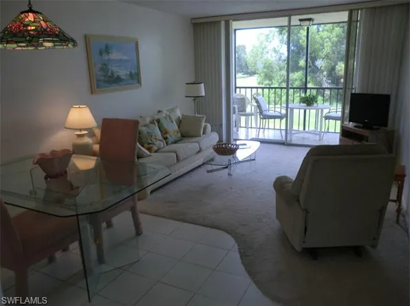 4380 27th Ct SW APT 206, Naples, FL 34116