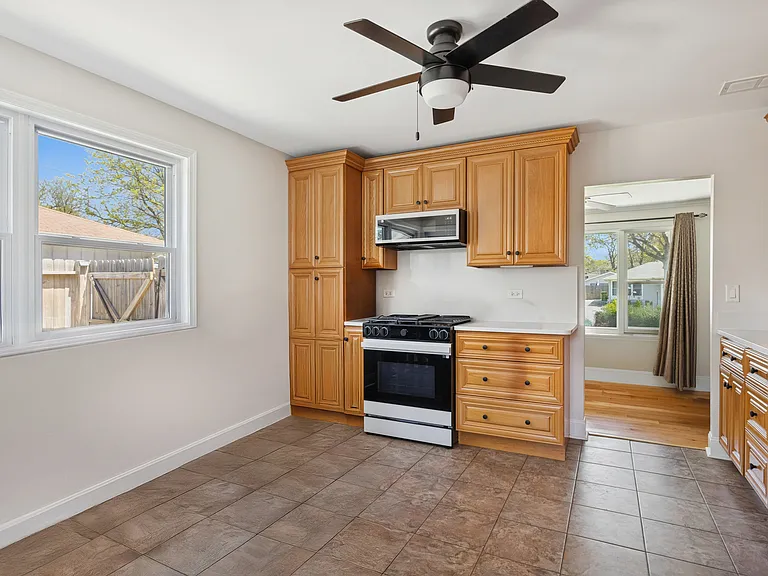 3609 Bobwhite Ln — Photo 2