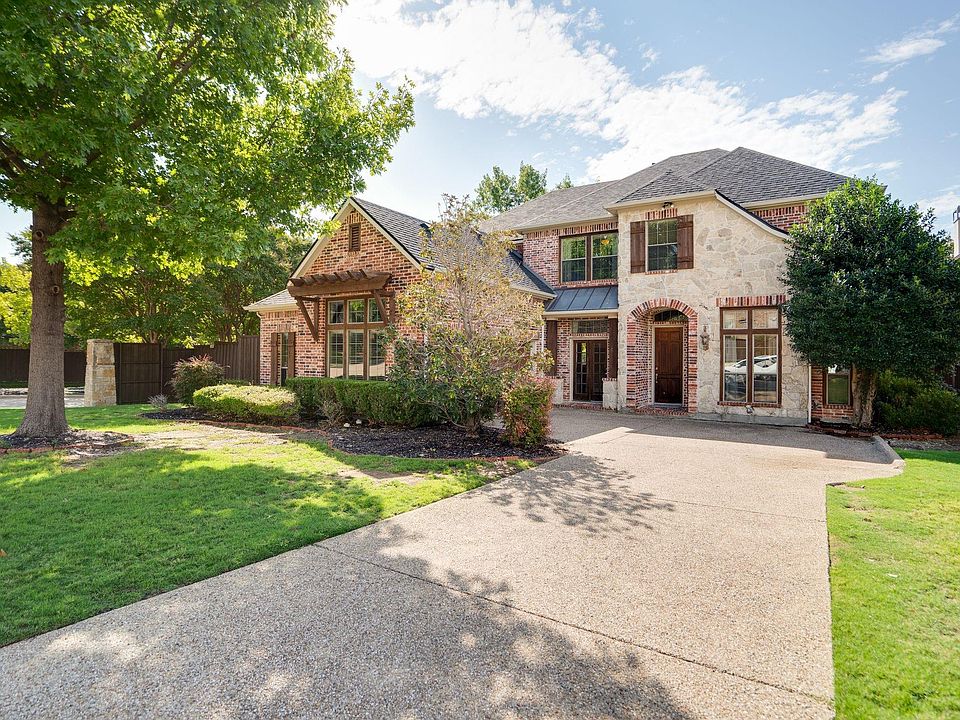 1st image of 9679 Carriage Hill Ln