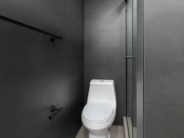 135 West 24th Street image 15 of 17