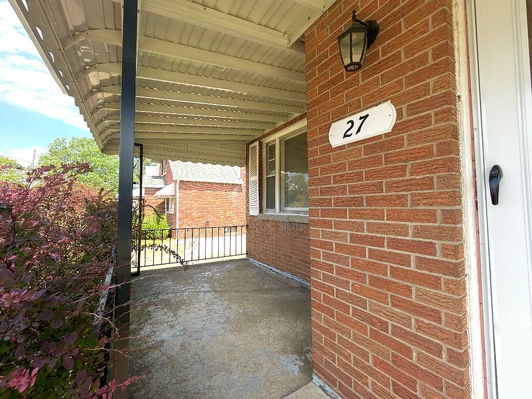 27 Beechwood Placelower — Photo 2