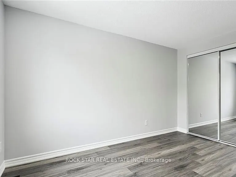159 Henhoeffer Cres — Photo 12