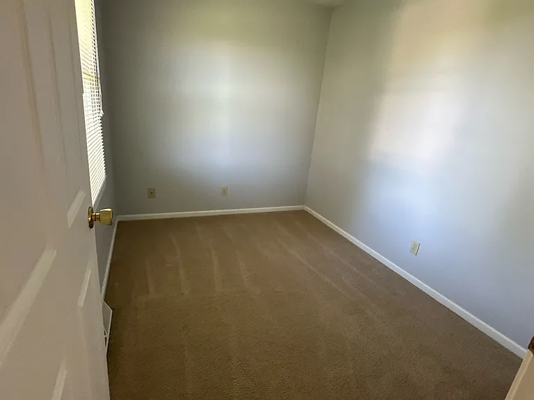 1444 Hyde Park Ave — Photo 9