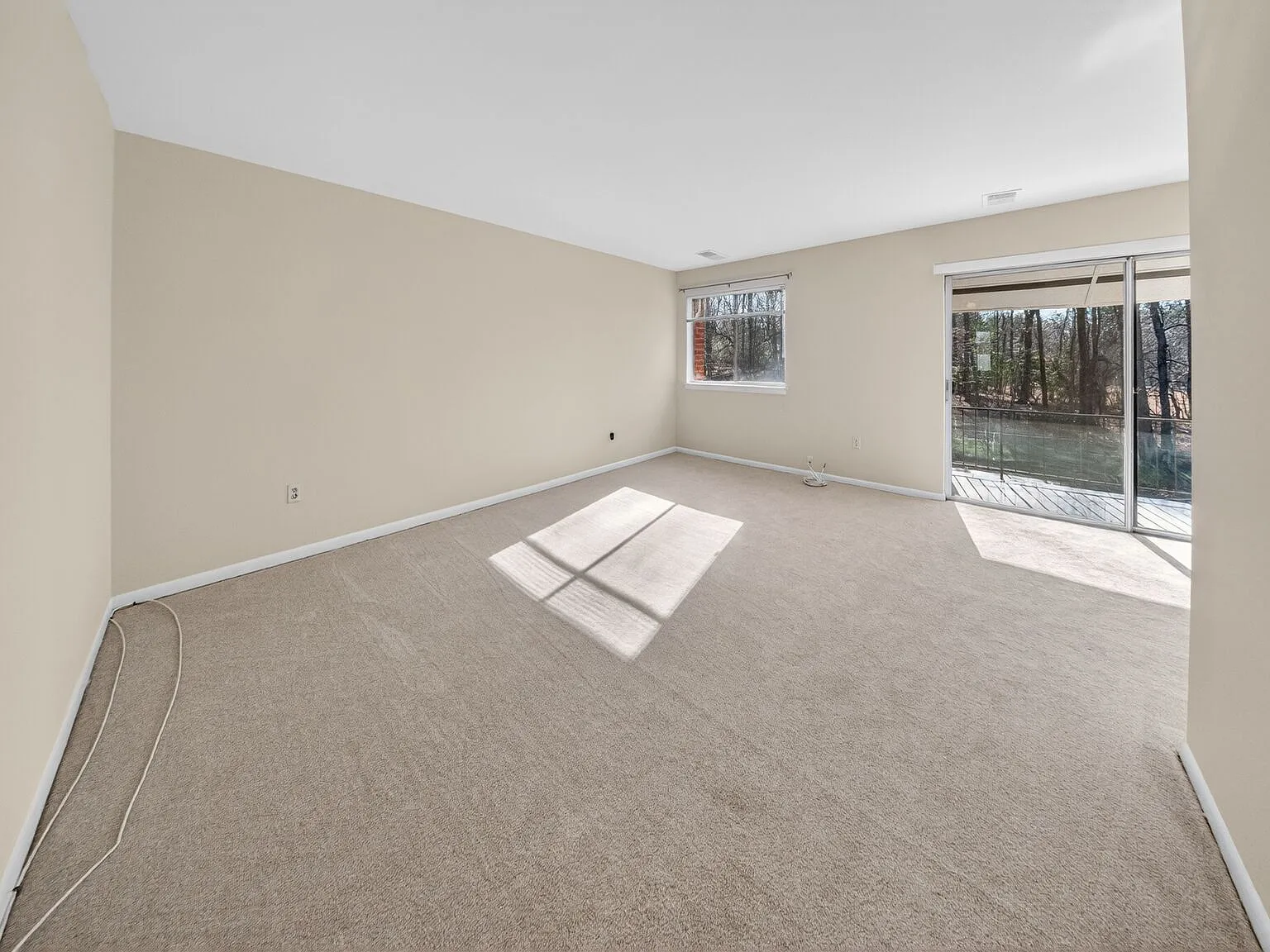 3364 Hewitt Ave — Photo 3