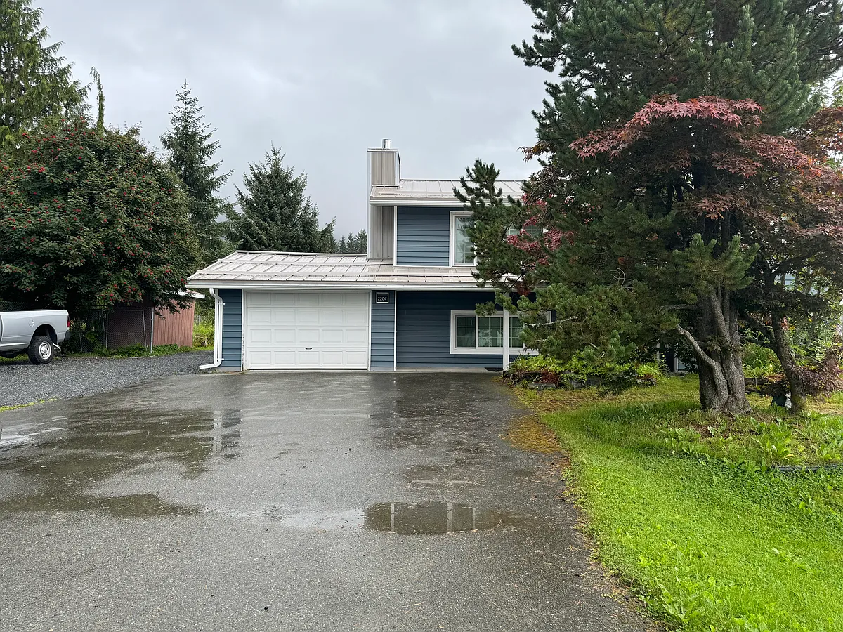 Building Photo - 2204 Radcliffe Rd #B