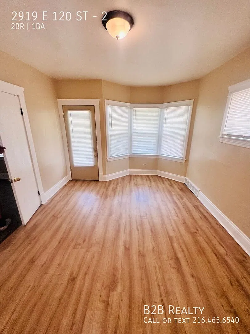 Charming 2-Bedroom Property in Prime Location — Photo 4