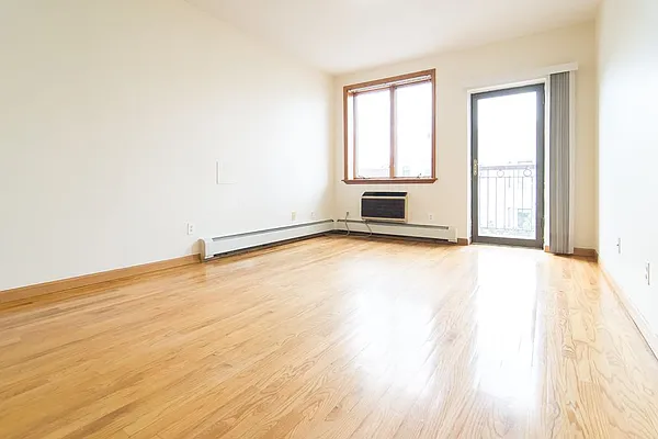 Rented by Greenpoint Properties | media 9