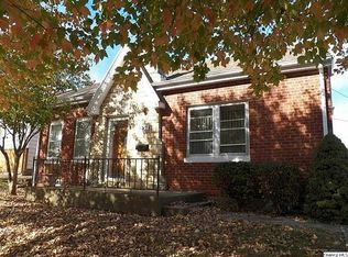 837 Adams St, Quincy, IL 62301