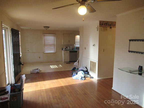 4th image of 3487 Mission Dr