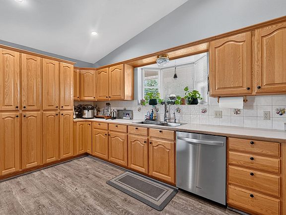 4th image of 2908 Sunbeam Rd Unit R