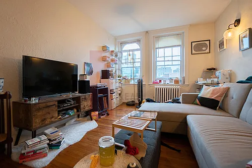 28 Anderson St #14 Photo 1
