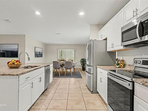 3rd image of 3381 SW 129th Loop