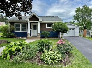 426 Badger Dr, Baraboo, WI 53913