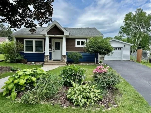 426 Badger Dr, Baraboo, WI 53913