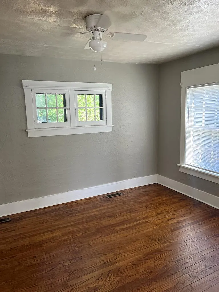 3 bed, 1.5 bath, 1080 sqft, $1,195 — Photo 3