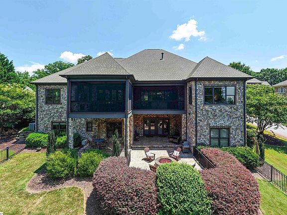 5th image of 308 Sorrento Dr