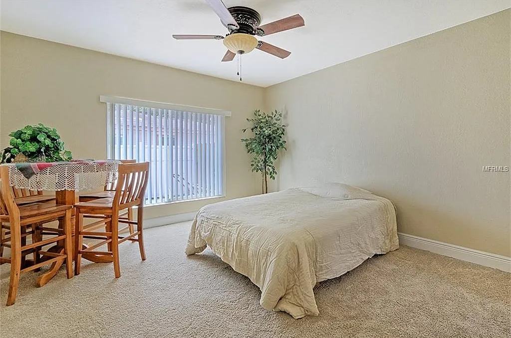 4 bed, 1330 sqft, $2,695 — Photo 4