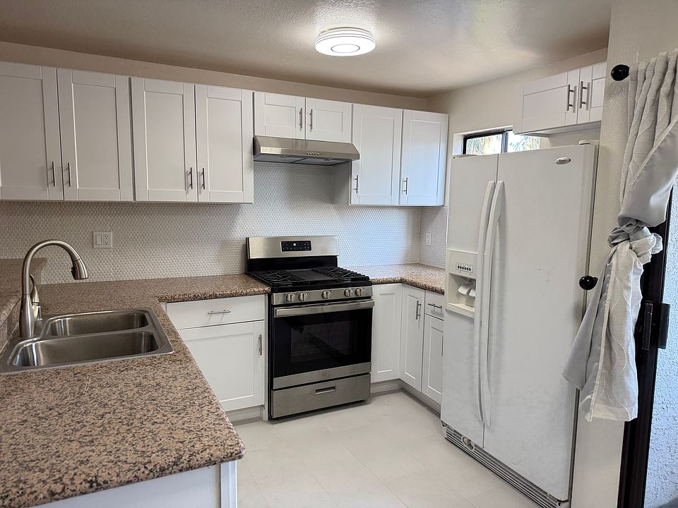 1st image of 18530 Hatteras St Unit 313