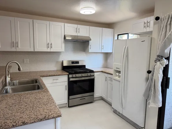 18350 Hatteras St, Tarzana, CA