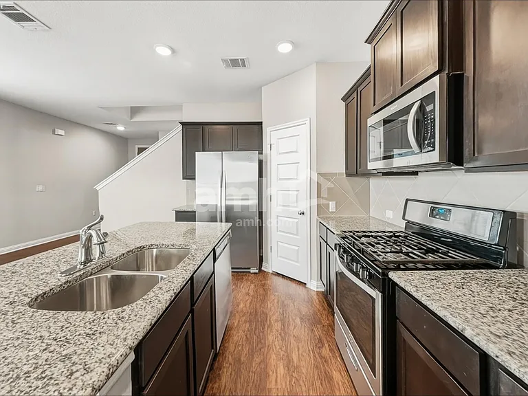 8010 Dampton Ln — Photo 3