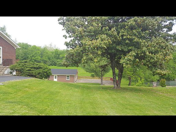 4th image of 316 Upland Dr