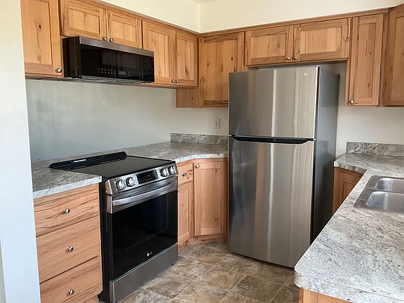 4th image of 824 Whittier Cir #824