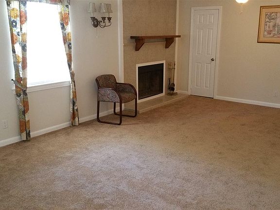 3rd image of 504 Lynch St