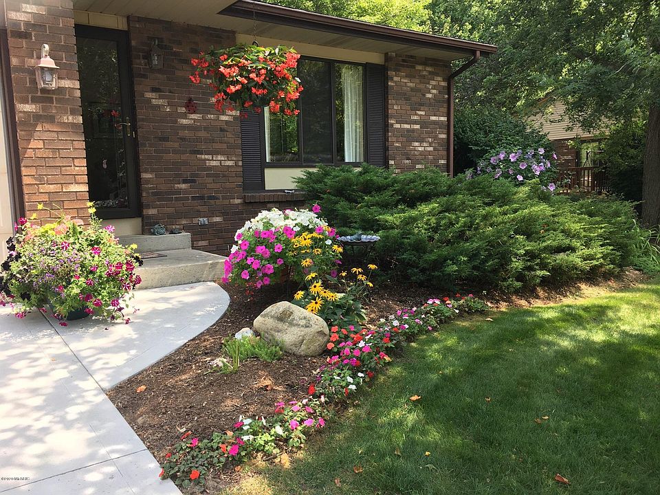 1st image of 487 Amity Ln #11