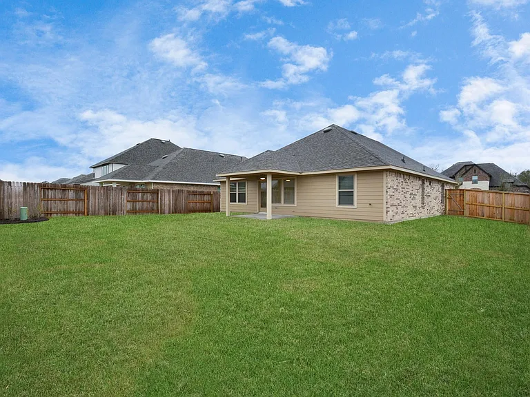 2734 San Bernard Dr — Photo 35