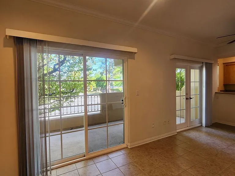 4735 Gloria Ave #5 — Photo 7
