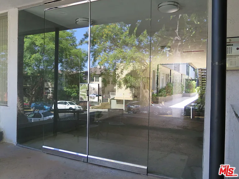 1253 N Hayworth Ave #109 — Photo 7