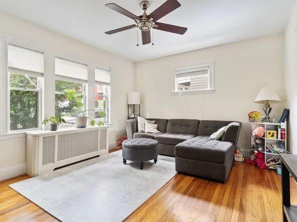 18 Saint Peter St, Jamaica Plain, MA 02130