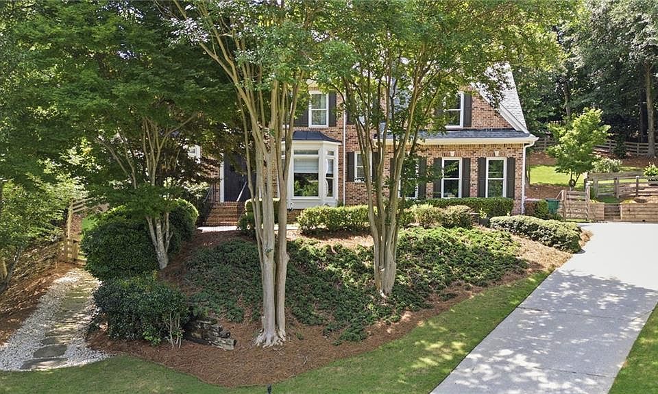 1st image of 112 Grandcrest Dr