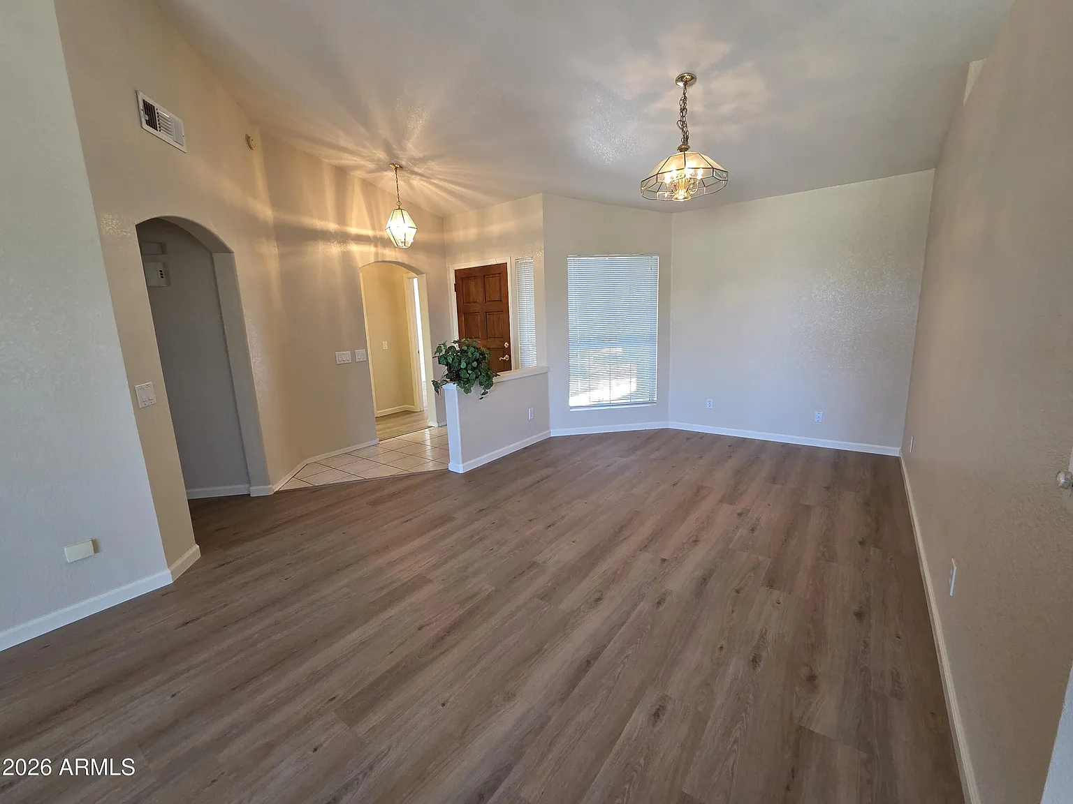 2 bed, 2.0 bath, 1563 sqft, $2,000 — Photo 2